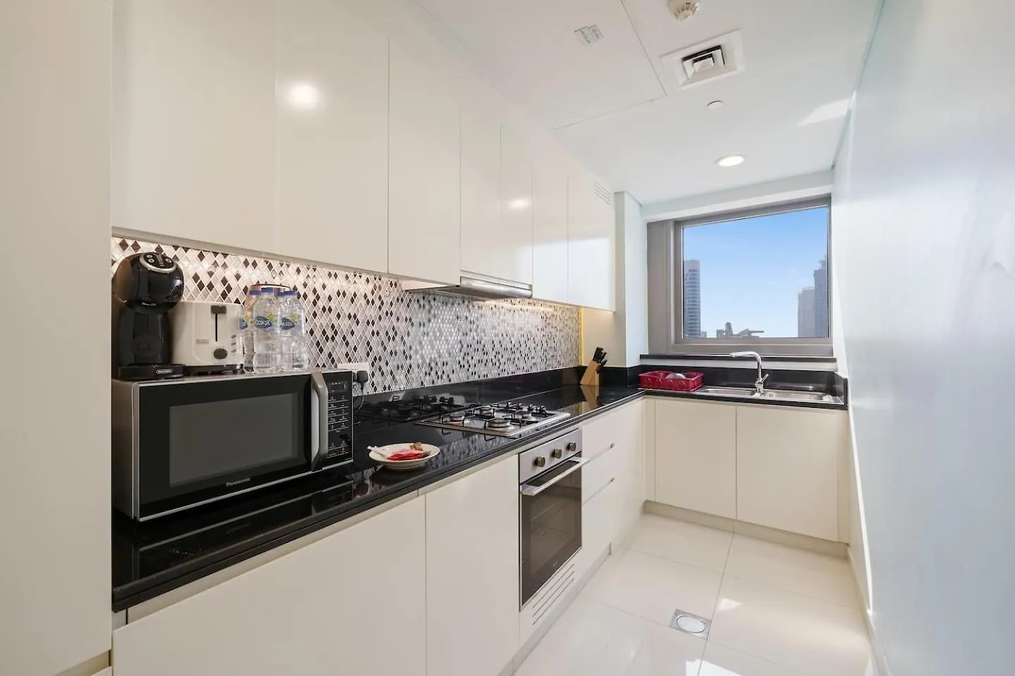 High Floor 2 Bedroom Gem - Burj Khalifa Views Dubai