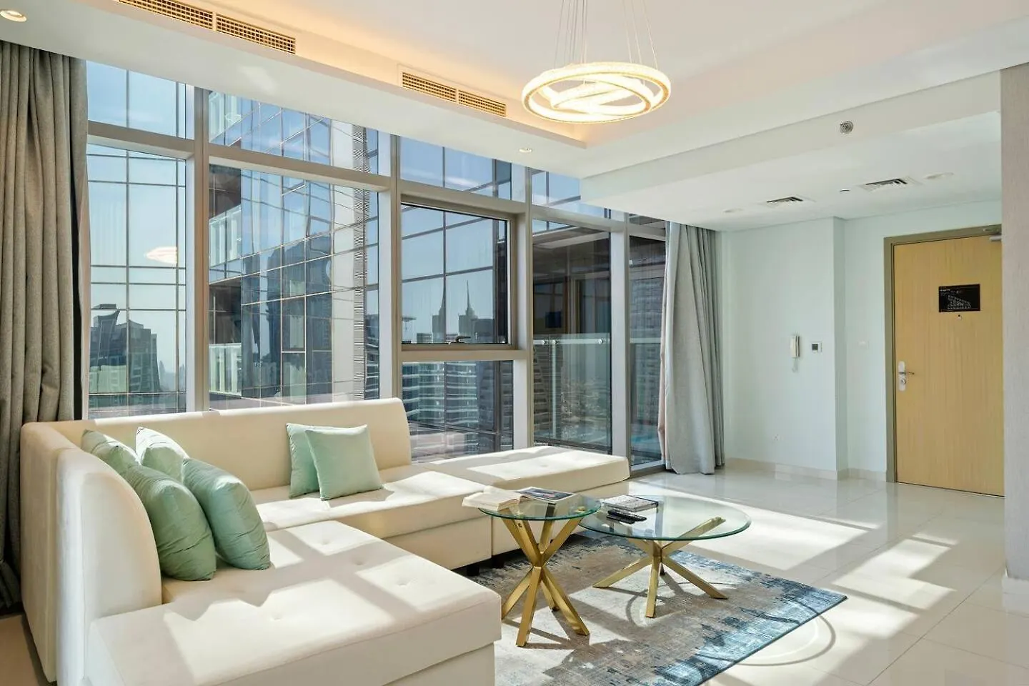 Lägenhet High Floor 2 Bedroom Gem - Burj Khalifa Views Dubai Förenade Arabemiraten