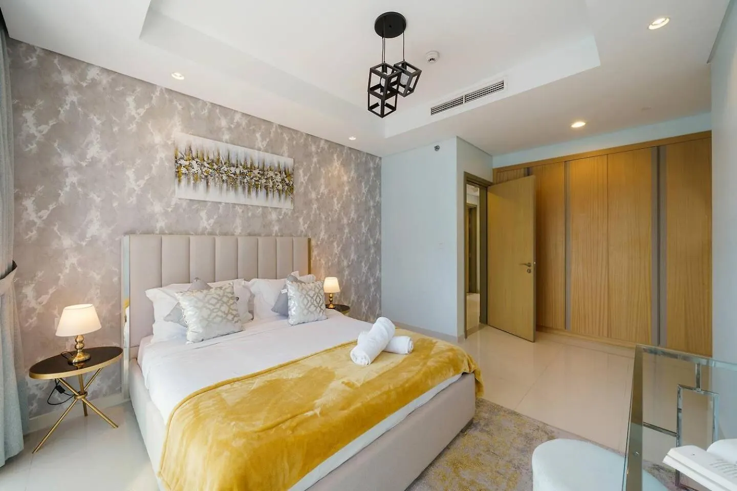 High Floor 2 Bedroom Gem - Burj Khalifa Views Dubai Lägenhet