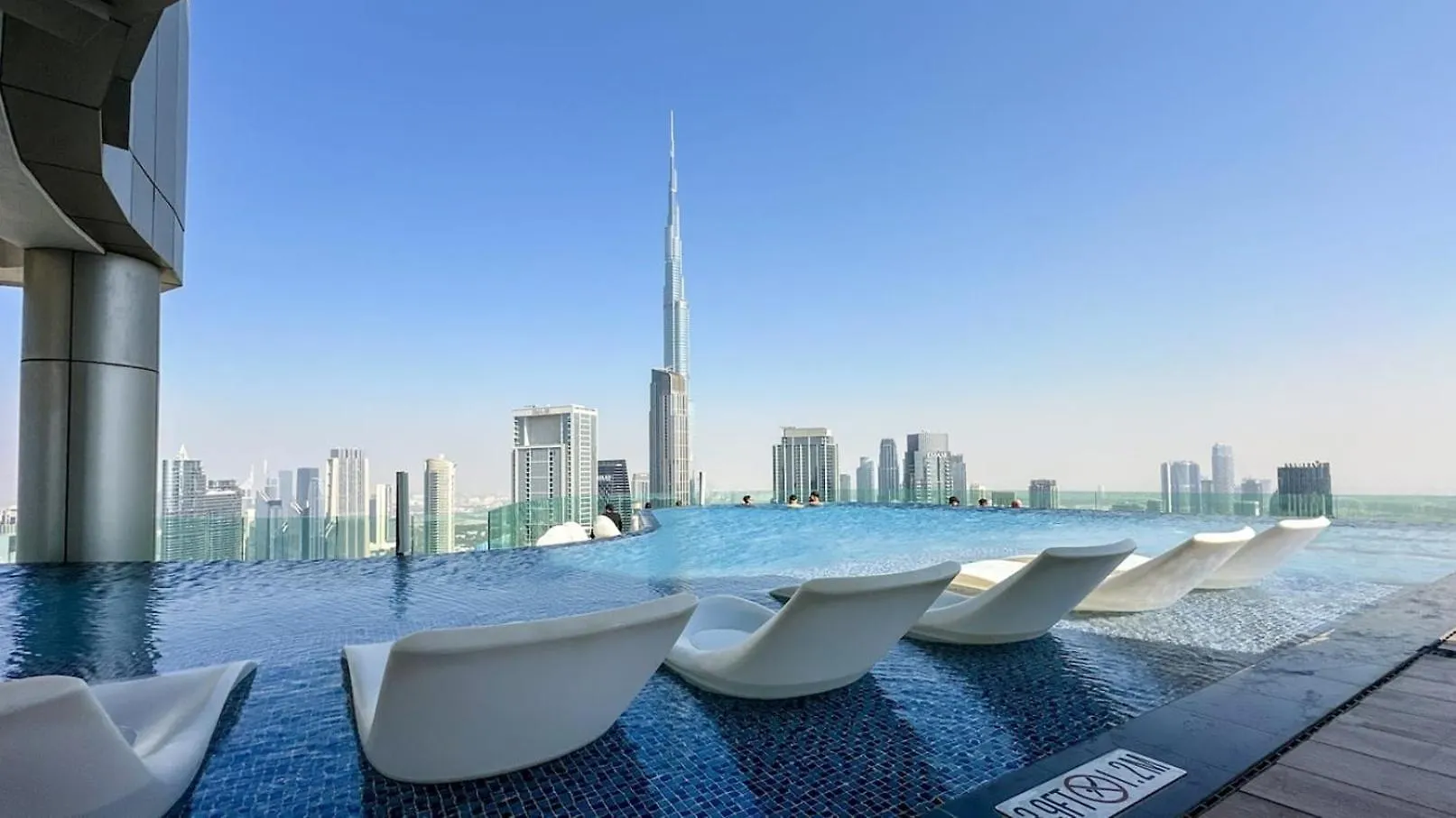 High Floor 2 Bedroom Gem - Burj Khalifa Views Dubai