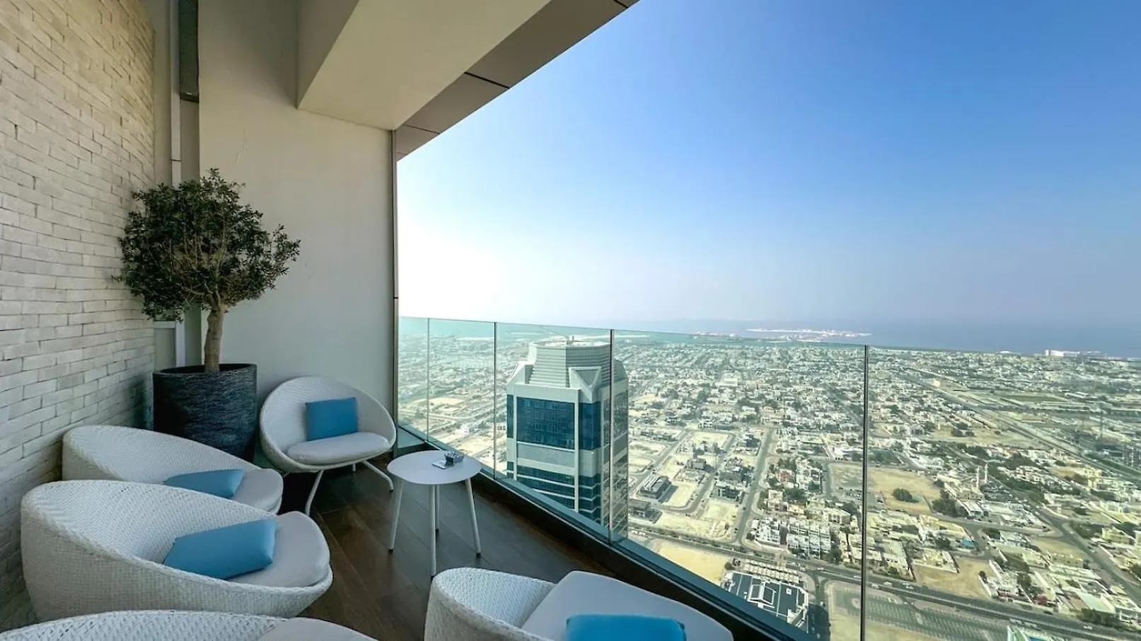 Apartment High Floor 2 Bedroom Gem - Burj Khalifa Views Dubai
